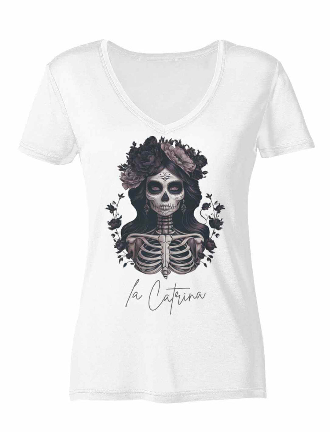 Catrina Deluxe Damen V-Neck Shirt in Weiss, mit ikonischem La Catrina Design, fotografiert auf weissem Hintergrund.