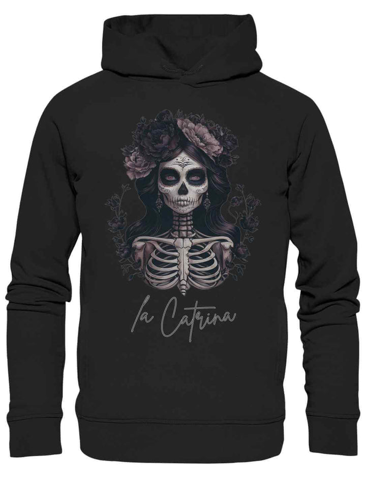 Unisex Hoodie in Schwarz mit kunstvollem Catrina Deluxe Design – Mystik des Día de los Muertos, kunstvoll verewigt auf weichem Stoff, präsentiert auf weißem Hintergrund.