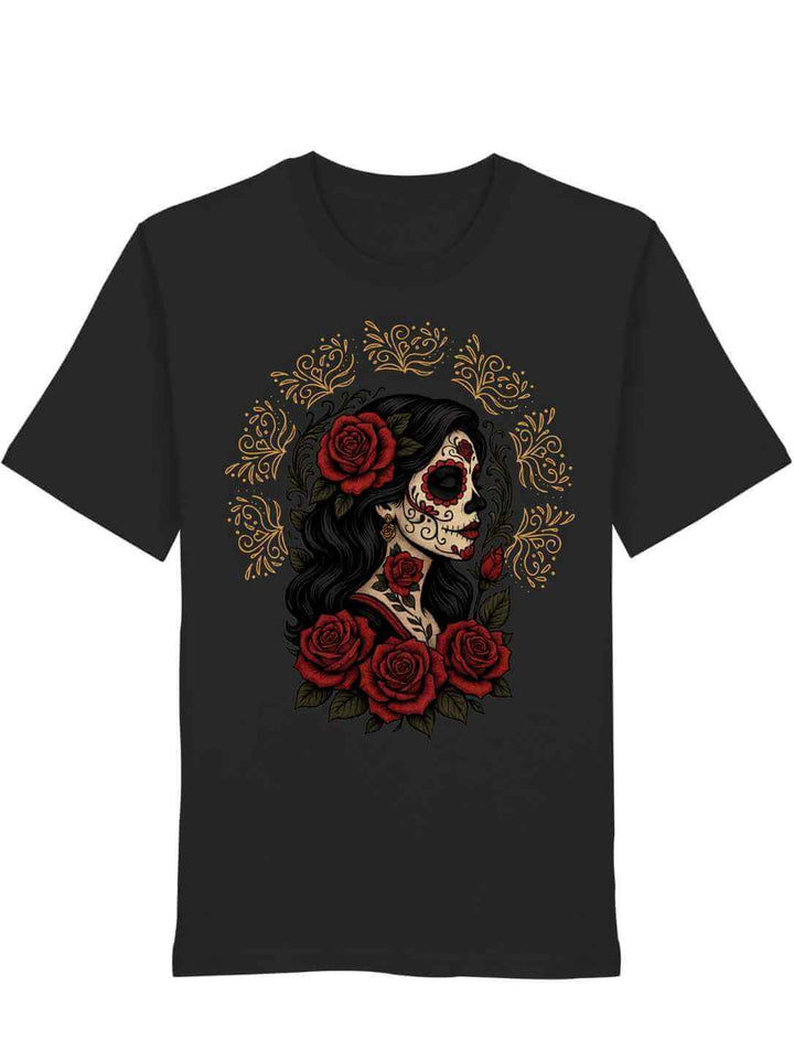 Schwarzes Unisex Organic Shirt mit „Catrina de las Rosas“ Motiv – La Catrina umrahmt von Rosen, Symbol für Erinnerung und Ewigkeit