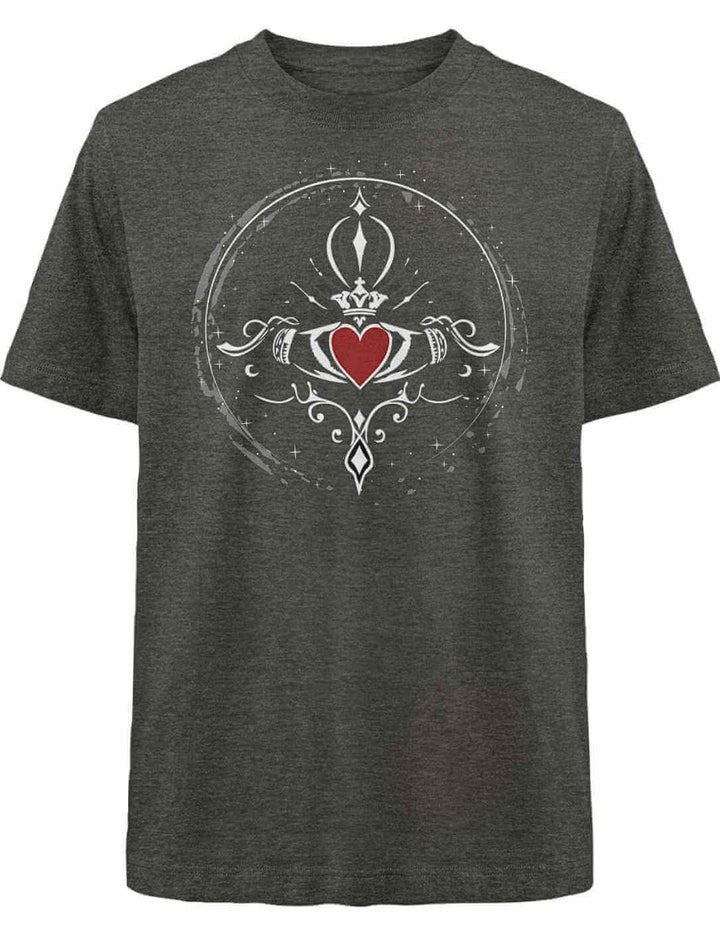 Heavy Oversized Shirt in Dark Heather Grey mit Claddagh-Motiv auf weißem Hintergrund.