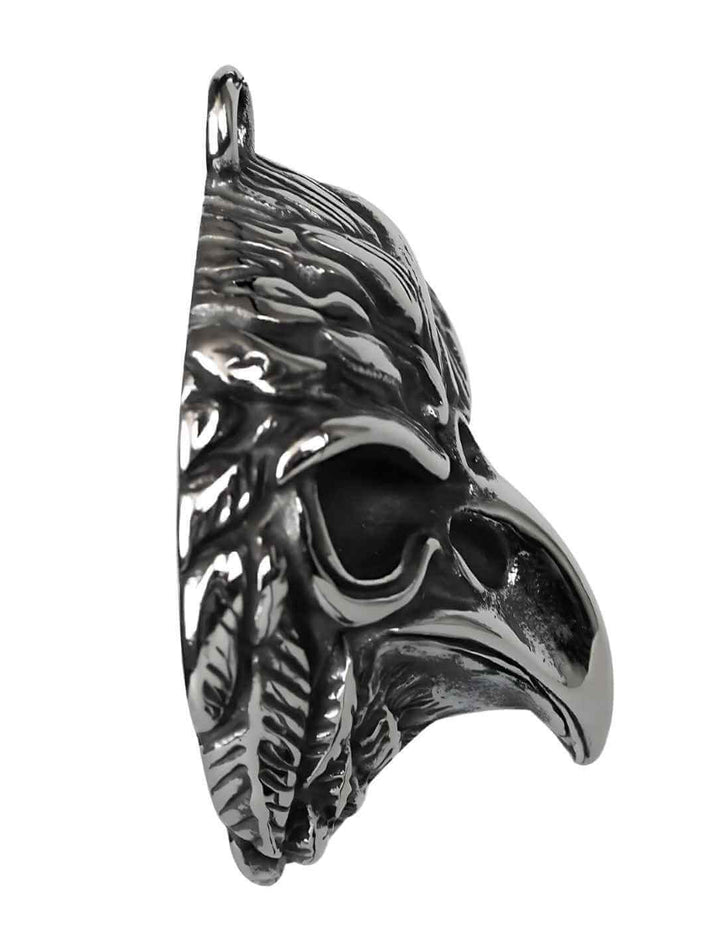 etailreiche Seitenansicht des Edelstahl-Anhängers „Hugins Schwur“ mit filigraner Federstruktur