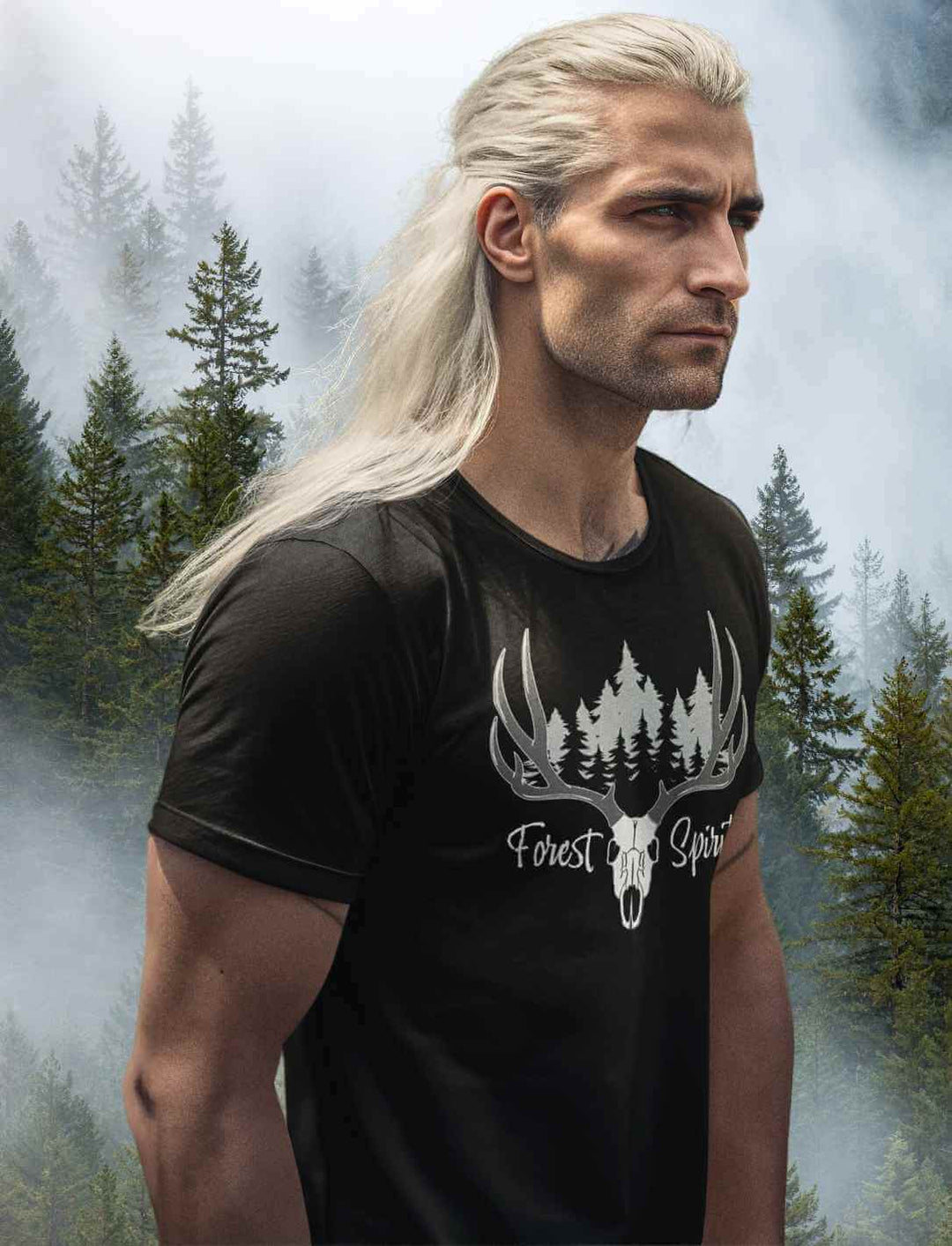 Mann trÀgt Forest Spirit Unisex Bio-T-Shirt in schwarz von runental.de