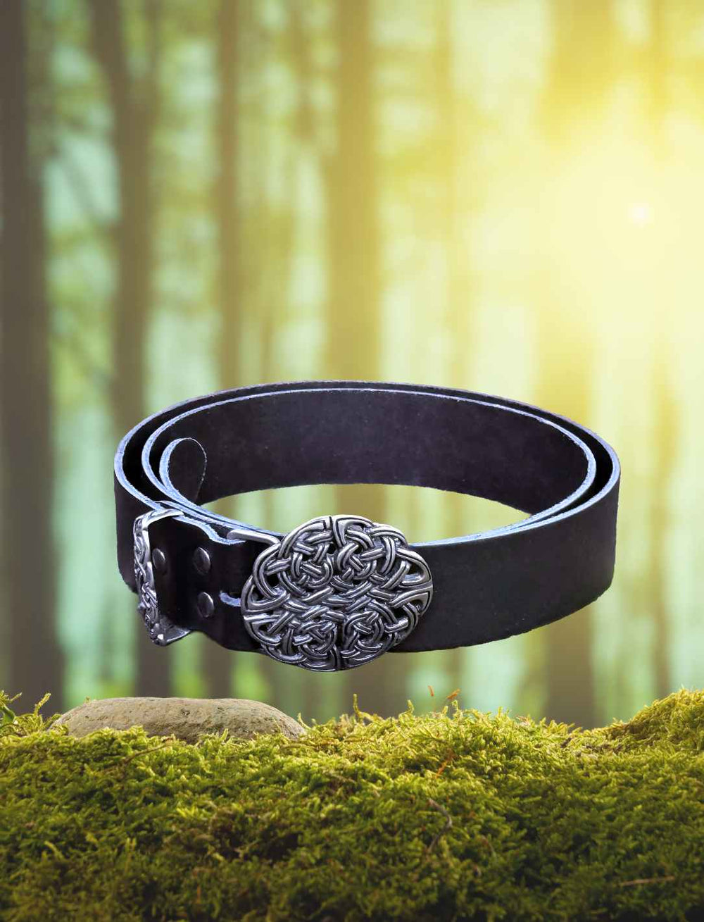 Symbolischer Ledergürtel „Knoten der Kelten“ im mystischen Walddesign