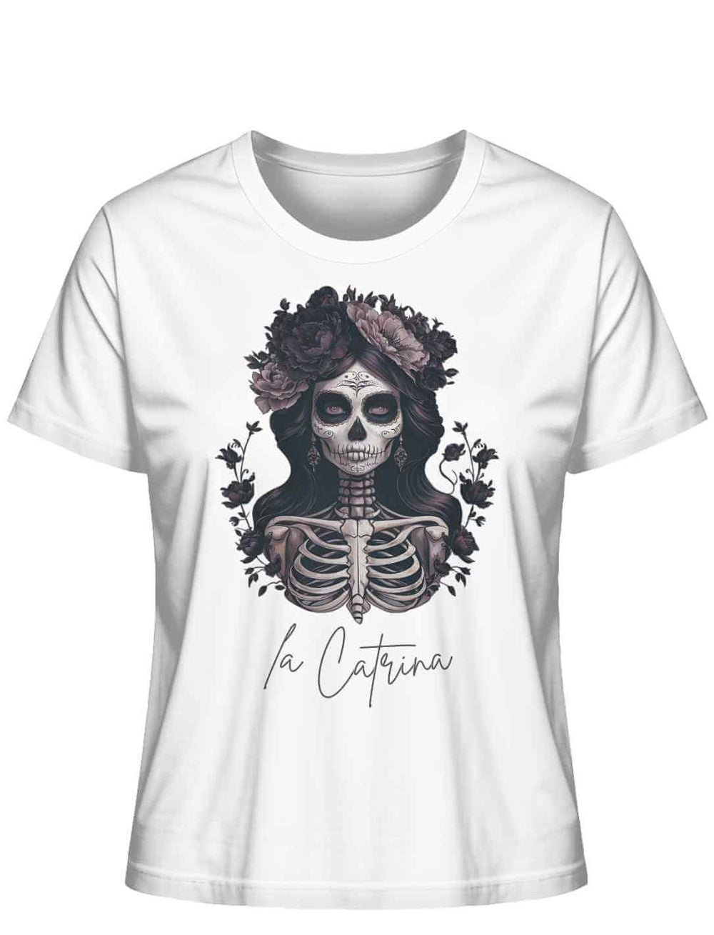 Catrina Deluxe Damen T-Shirt in Weiss auf weissem Hintergrund, Frontalansicht – Ausdrucksstarkes Design inspiriert vom Día de los Muertos.