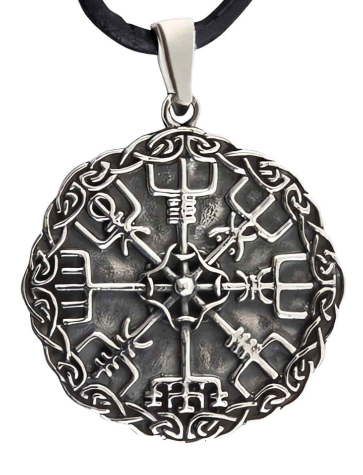 Leitstern des Nordens Anhänger aus 925 Sterling Silber auf einem reinweißen Hintergrund, hervorhebend die feinen Details des Vegvisir Kompasses