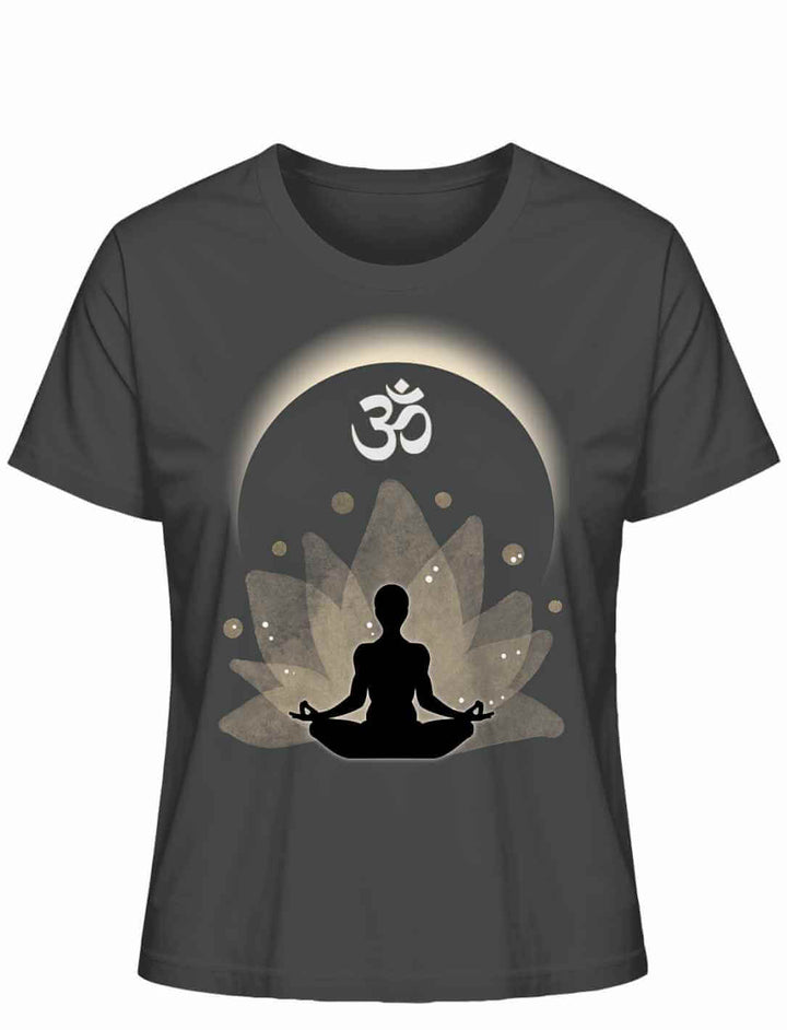 Om der Erleuchtung Damen T-Shirt in Anthrazit auf weißem Hintergrund – Dezentes, kraftvolles T-Shirt mit spiritueller Symbolik von Om und Lotus.