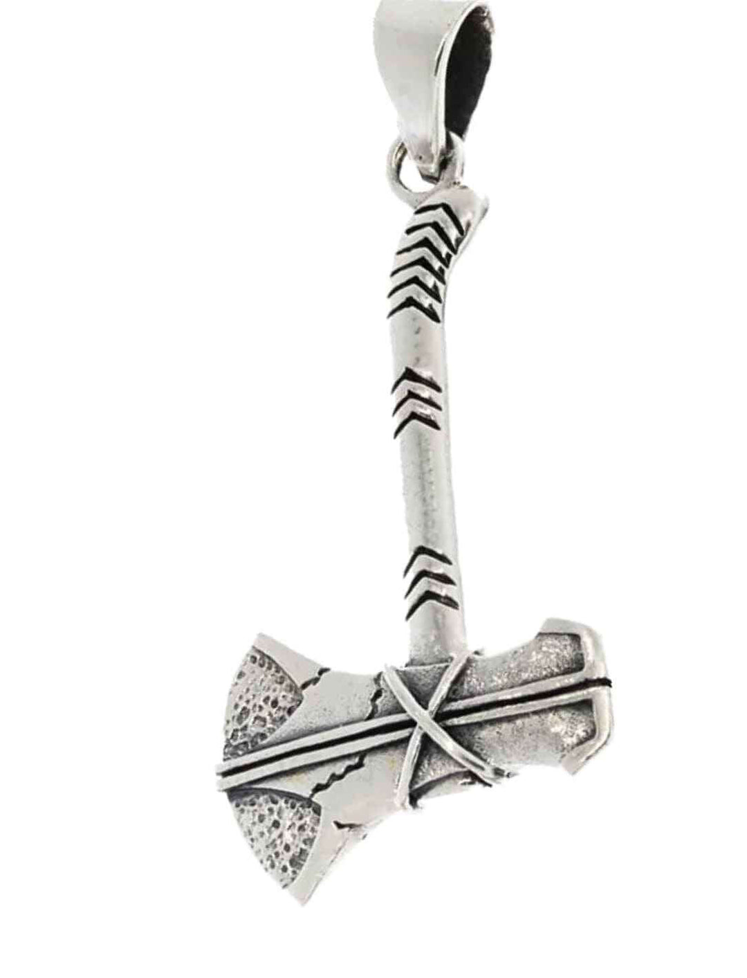 Runenaxt des Nordens – Authentischer 925 Sterling Silber Wikingeraxt-Anhänger mit historischen Runen auf weißem Hintergrund