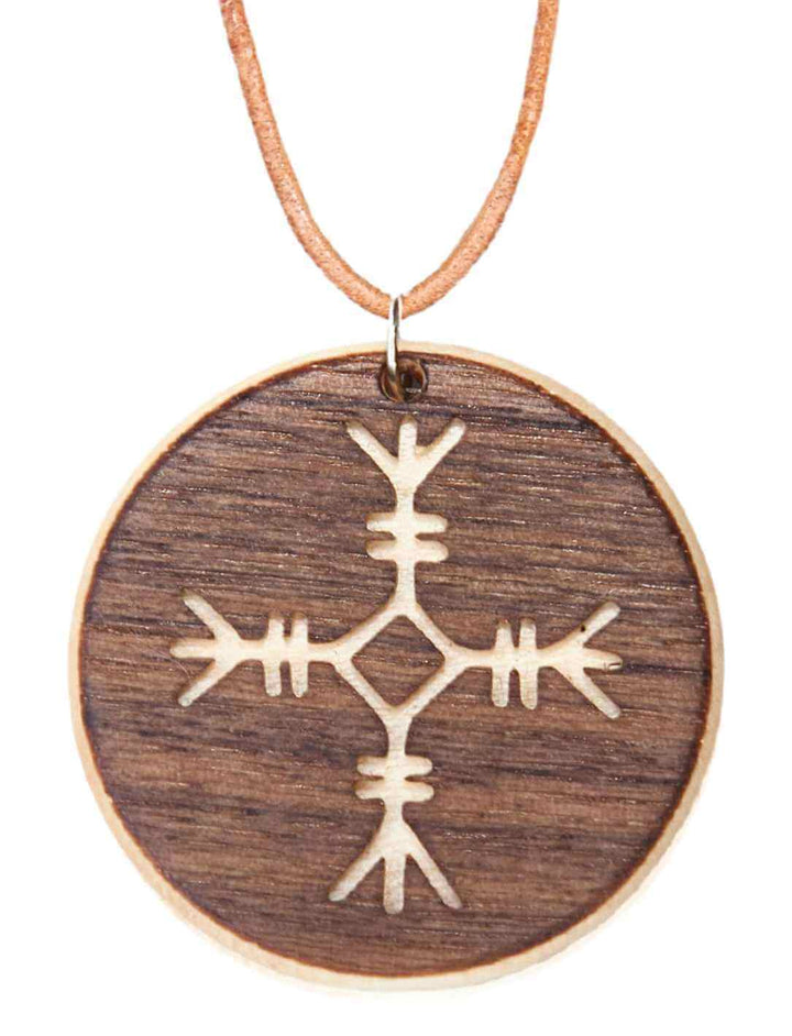 Schreckenshelm Amulett aus Holz – Handgefertigtes Schutzamulett auf weißem Hintergrund.