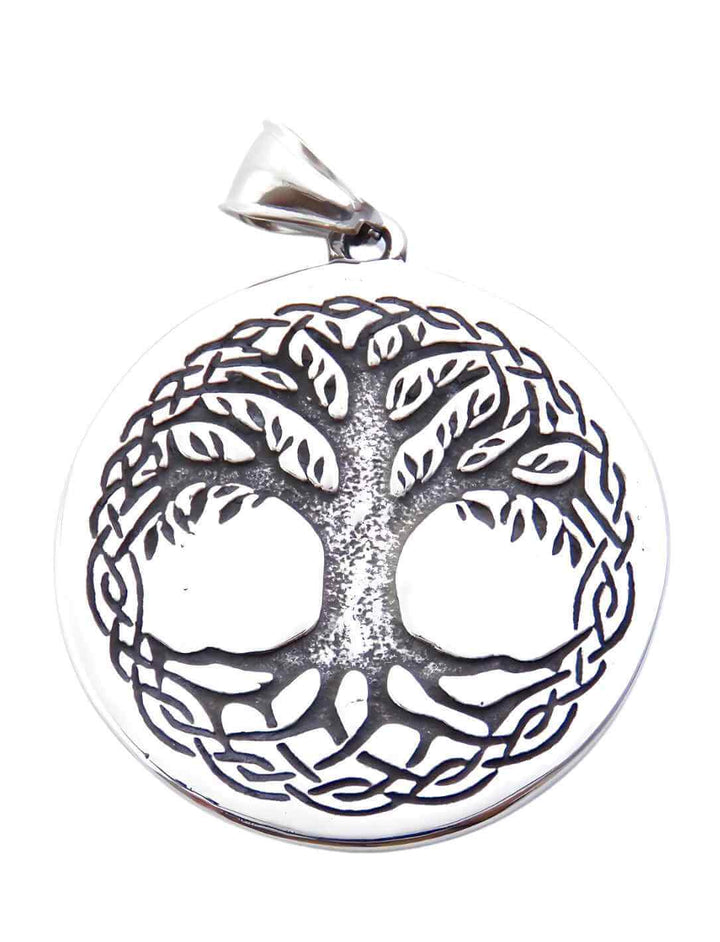 Symbolträchtiger Edelstahlanhänger mit Yggdrasil – dem Weltenbaum der nordischen Mythologie, stehend für Leben, Ordnung und kosmisches Gleichgewicht