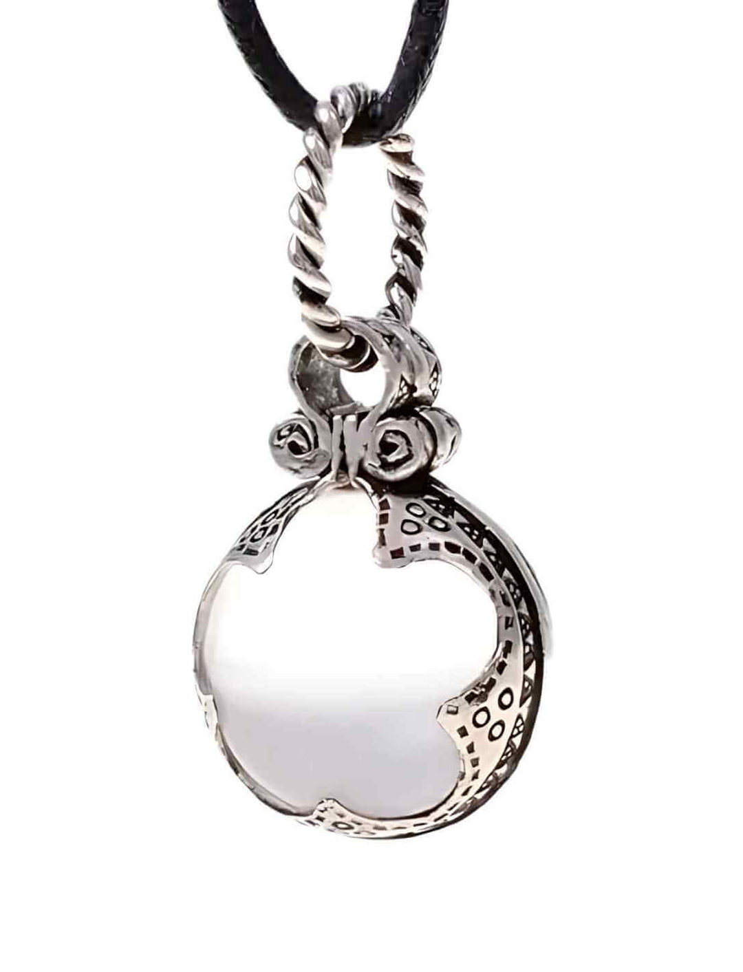 Sphäre des Nordlichts Anhänger aus versilberter Bronze auf weißem Hintergrund