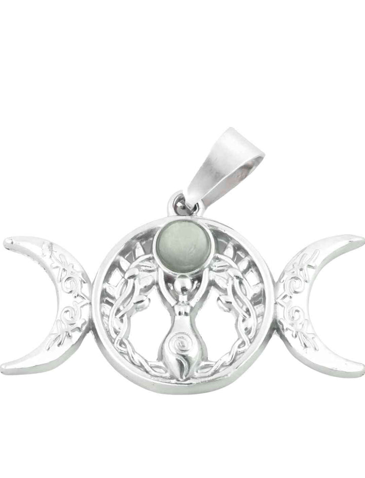 Der Anhänger aus Edelstahl zeigt das Triple Moon Symbol mit einer Göttinnenfigur und einem gruenen Aachat in der Mitte – ein Talisman für emotionale Balance und Harmonie.