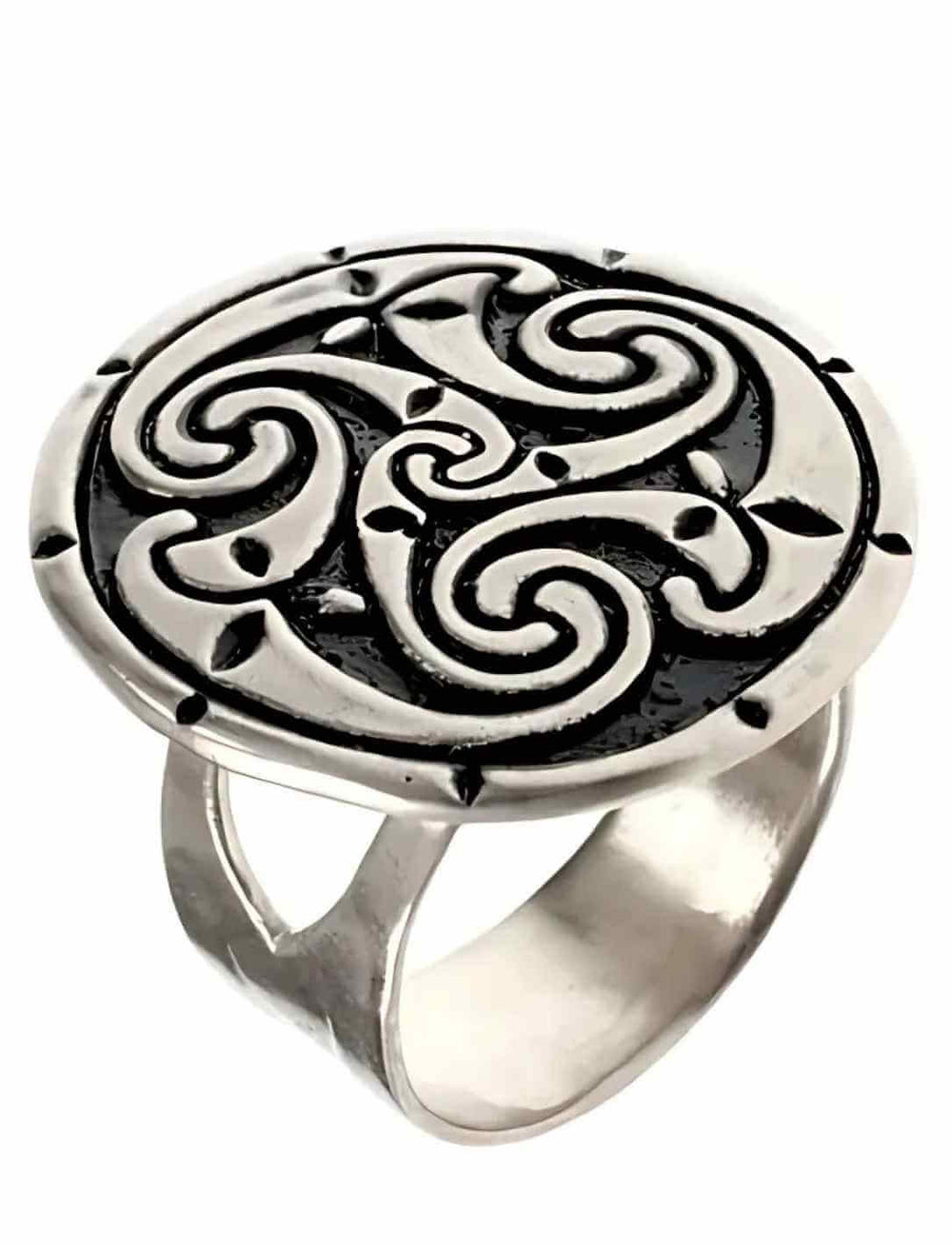 Der echt versilberte Triskelion-Ring mit filigraner Spiraldekoration – inspiriert von keltischer Kunst und alten Mythen.