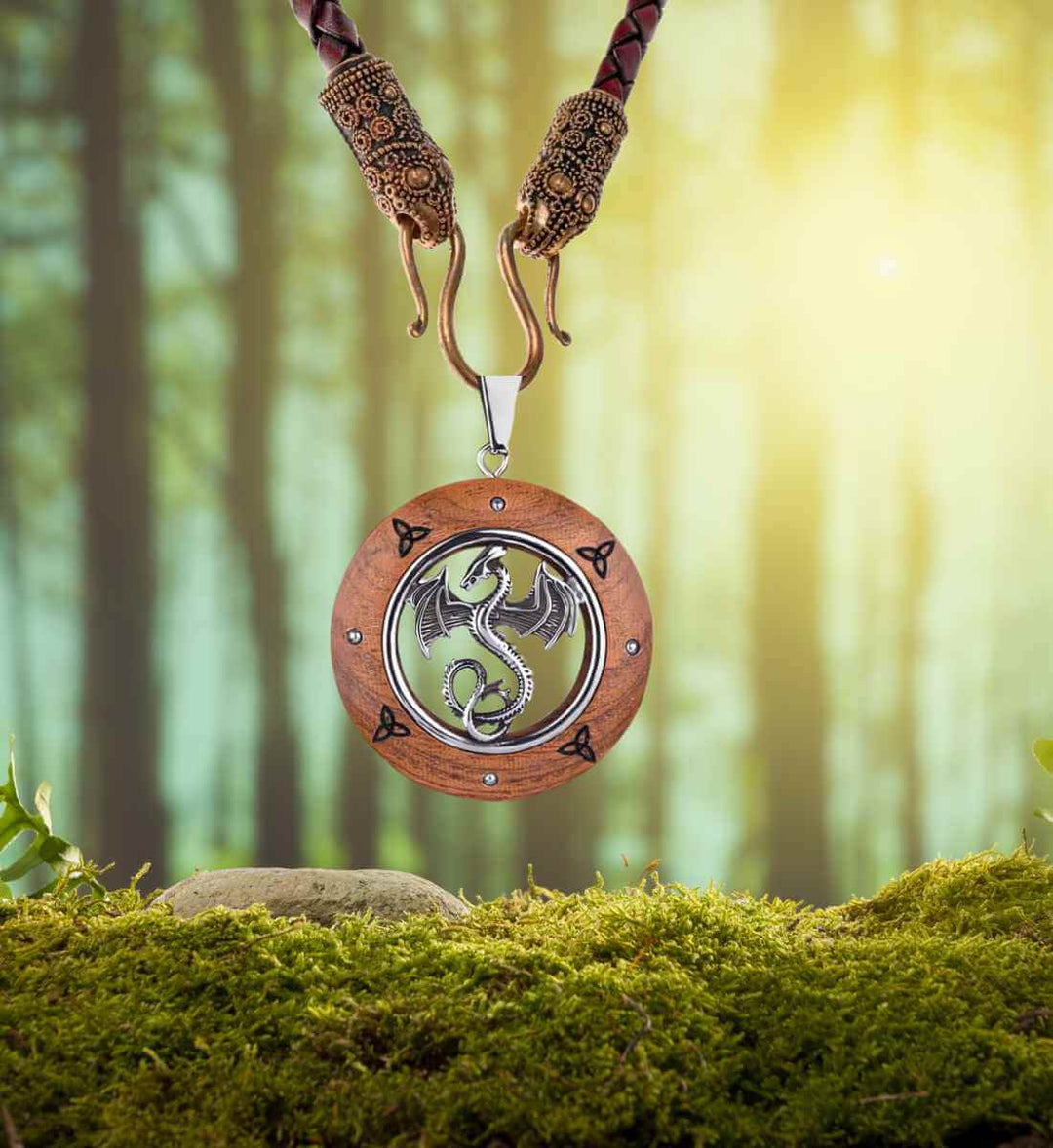 Wyvern of the ancient Celts - Holz Halskette - runental