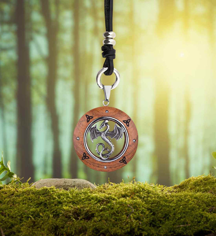 Wyvern of the ancient Celts - Holz Halskette - runental