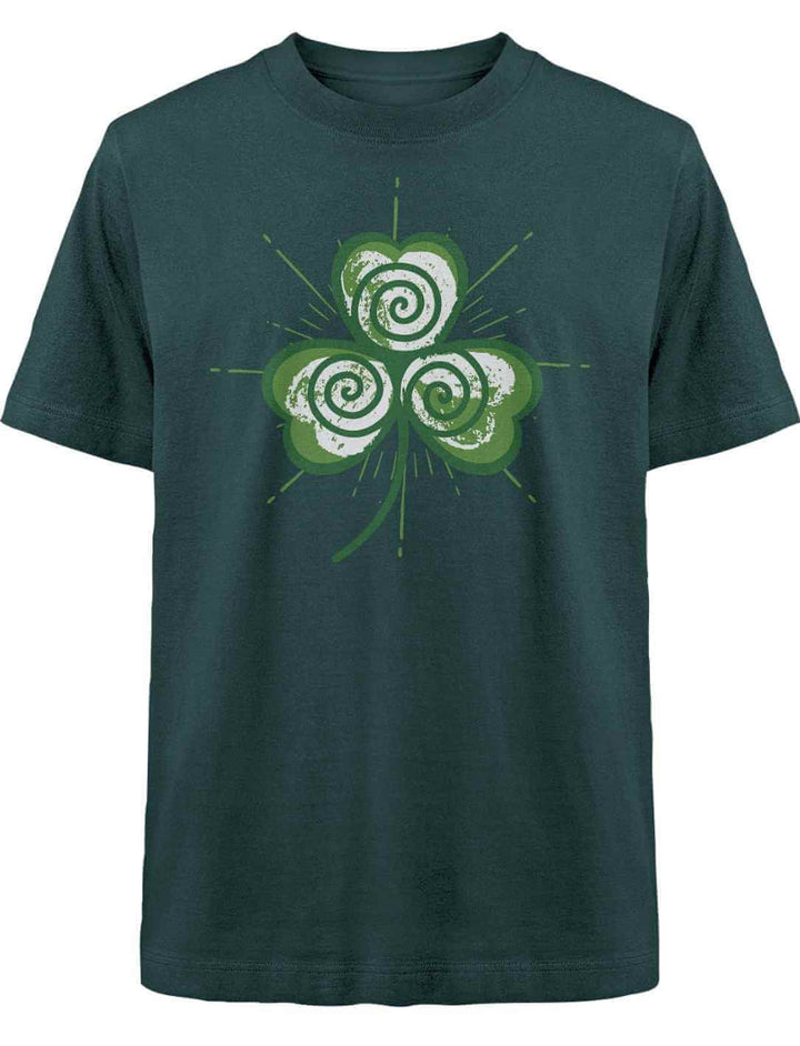 Tiefgrünes Heavy Shirt mit keltischem Triskele-Kleeblatt-Motiv – naturverbundener Statement-Print.
