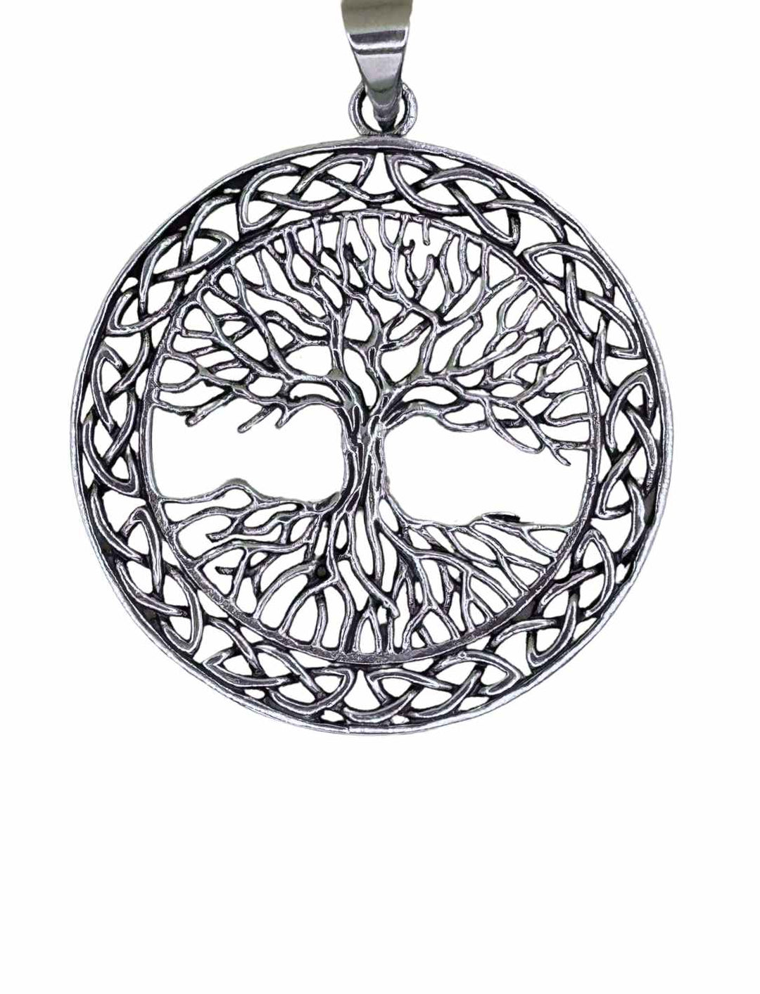 Baum der neun Welten Anhänger aus 925 Sterling Silber auf weißem Hintergrund, zeigt Yggdrasil, das die neun Welten der nordischen Mythologie verbindet.
