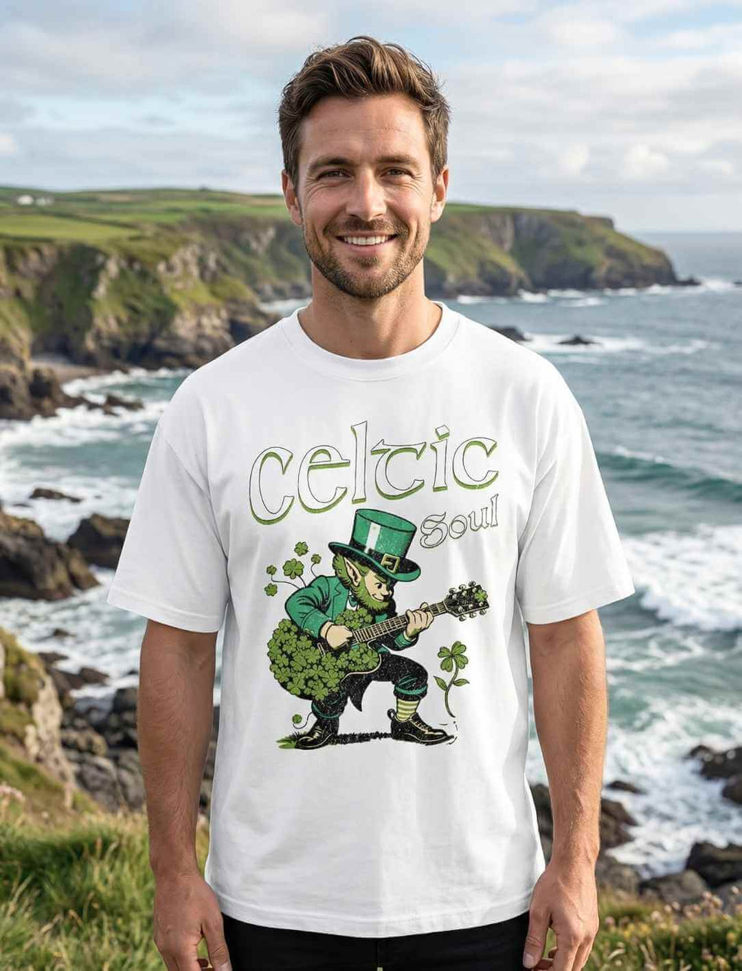Weißes Herren T-Shirt „Celtic Soul“ mit Leprechaun Design – Irish Musik Motiv im Oversized Schnitt