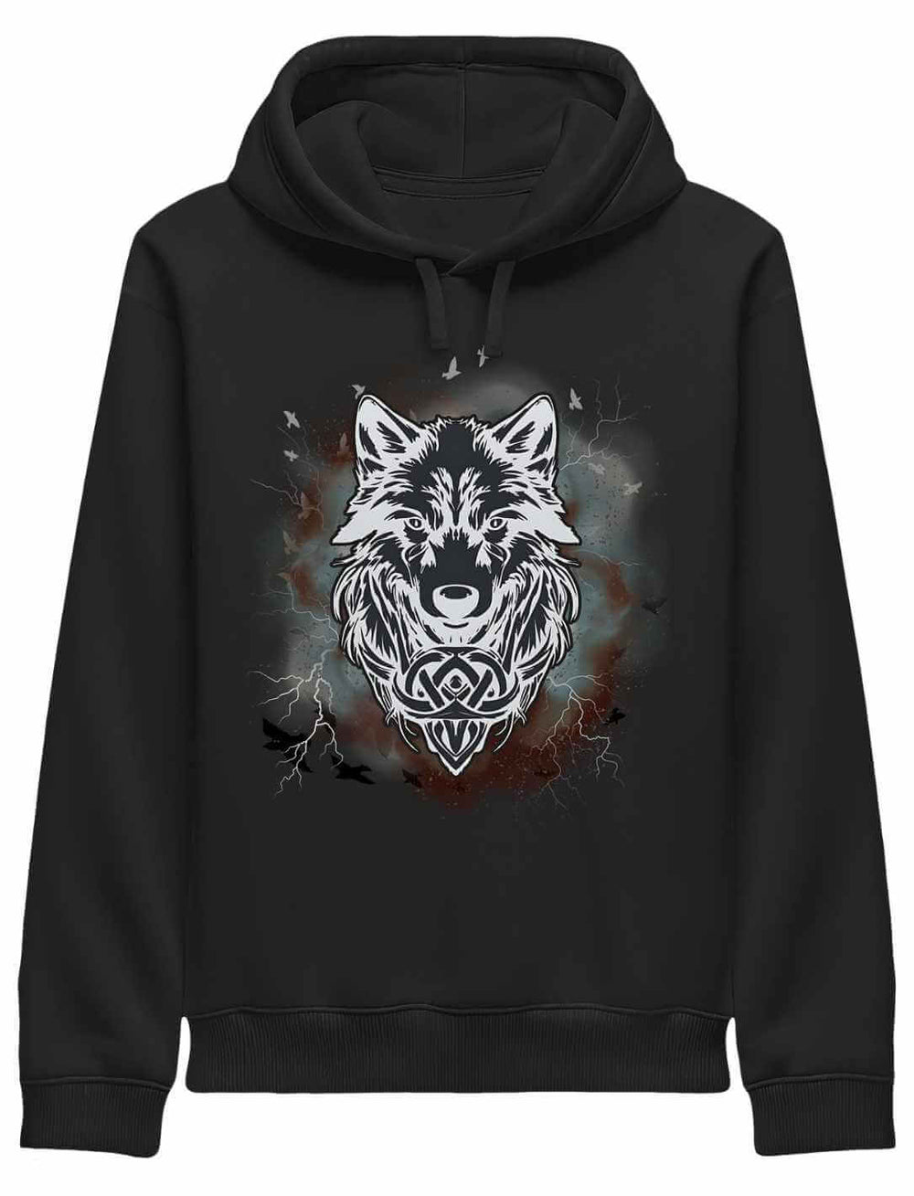 Model trägt Fenrir – Wolfseele des Nordens Organic Hoodie mit Wolfsmotiv im winterlichen Wald