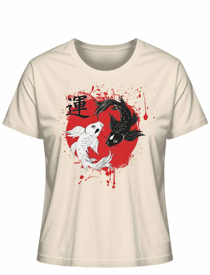 Harmonic Koi Damen T-Shirt in Naturfarben mit traditionellem japanischen Muster, Liegedarstellung auf weissem Hintergrund.