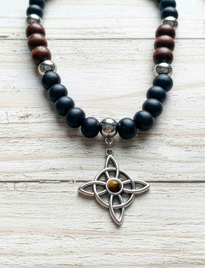 Hüterin der Pfade - Holzperlenkette der Verbundenheit