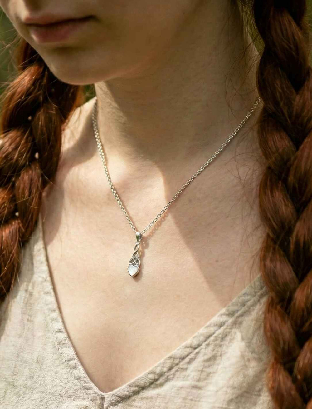 Keltisches Herz der ewigen Verbindung Anhänger getragen am Hals