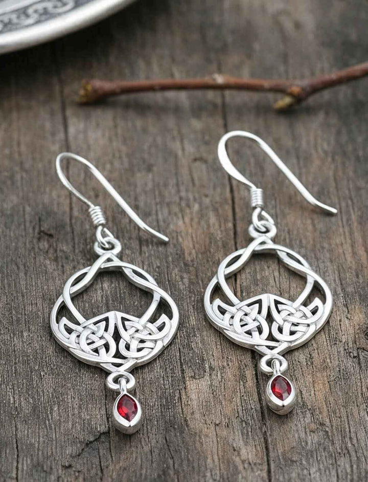 Knoten der roten Flamme – Ohrschmuck aus 925 Silber