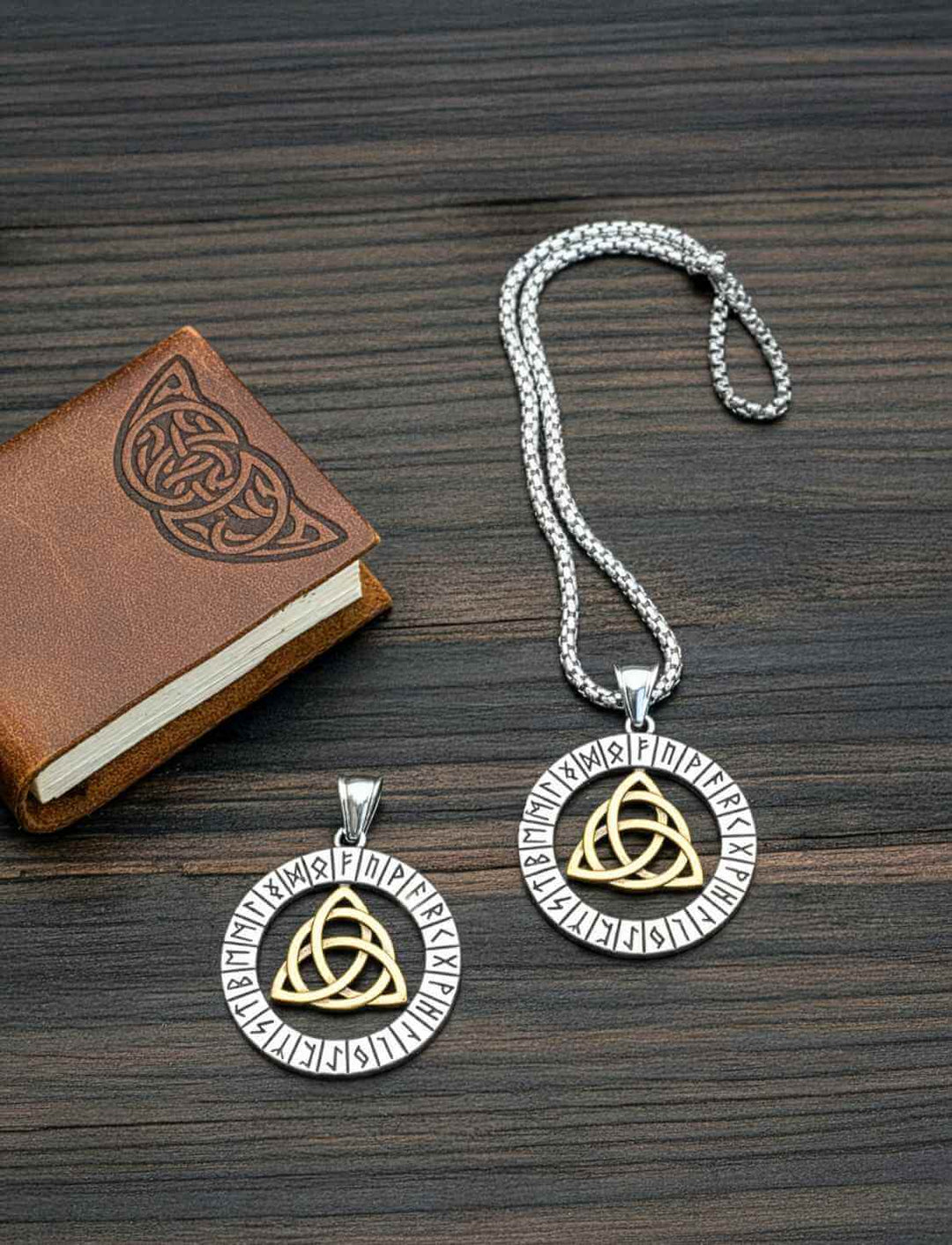 Keltisches Triquetra-Amulett mit Runen, wahlweise ohne Kette oder an Edelstahlkette, Symbol für Einheit und Ewigkeit