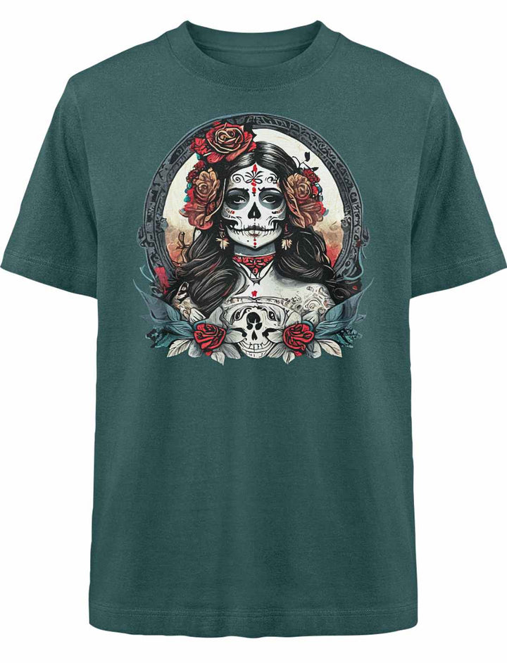 La Catrina Oversized Shirt in Glazed Green auf weißem Hintergrund, inspiriert vom Fest der Toten.