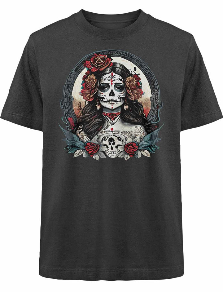 La Catrina Oversized Shirt in Schwarz auf weißem Hintergrund, inspiriert vom Día de los Muertos.