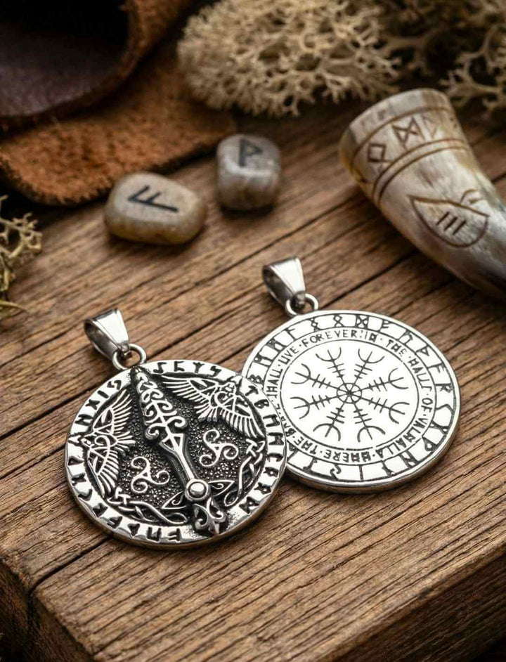 Nordischer Runenanhänger mit Lanze und Valhalla Inschrift Vorder- und Rückseite ohne Kette