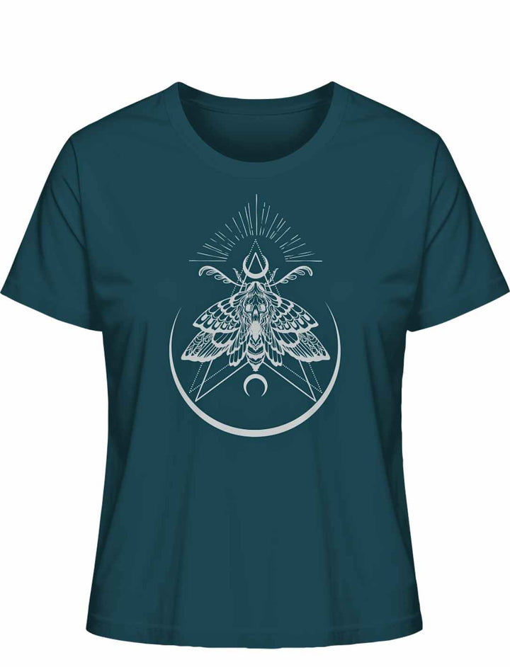 Stargazerblaues “Lichtbringer der Verwandlung” Damen T-Shirt auf weißem Hintergrund, Frontalansicht – Geheimnisvolle Nachtfalter-Symbolik auf tiefblauem Hintergrund.