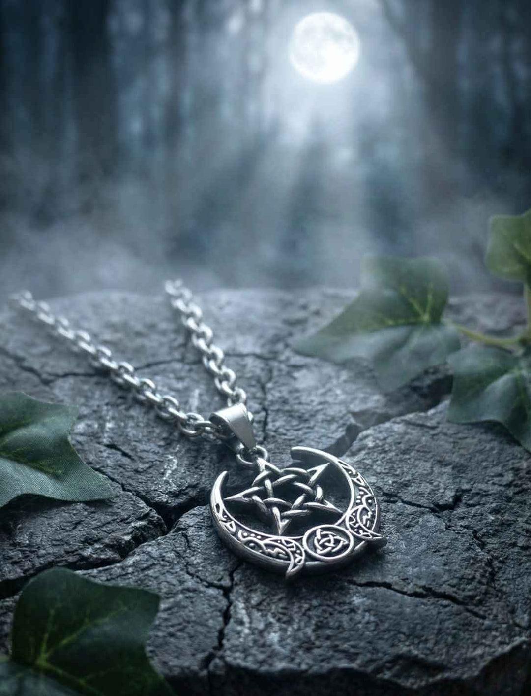 Wicca Schmuck mit Pentakel und Halbmond, keltische Knotenstruktur im Naturmotiv mit Edelstahl Gliederkette.
