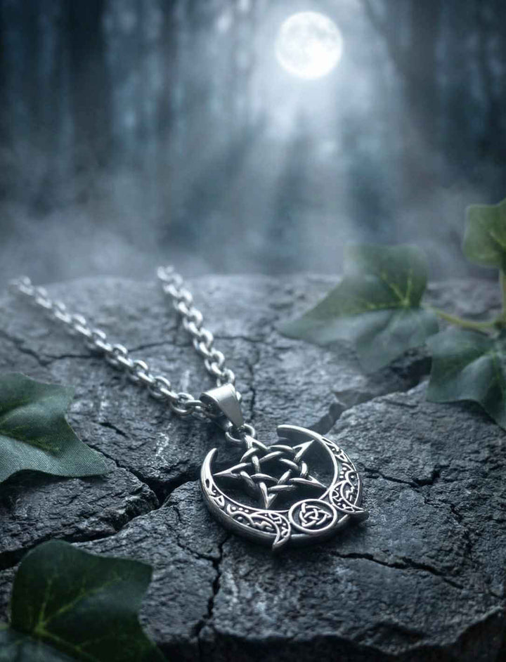 Wicca Schmuck mit Pentakel und Halbmond, keltische Knotenstruktur im Naturmotiv mit Edelstahl Gliederkette.