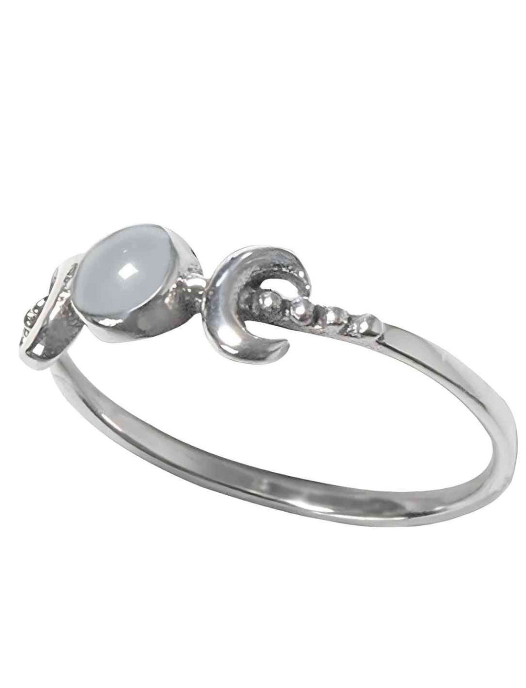 Eleganter Silberring mit schimmerndem Mondstein und Mondsichel-Motiv in Seitenansicht