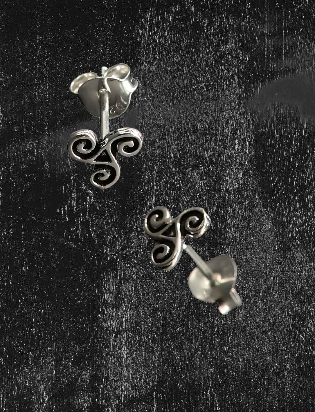 NKlaus Ohrstecker Aus 925 Sterling Silber – Keltisches Triskel-Symbol Im Gothic-Look