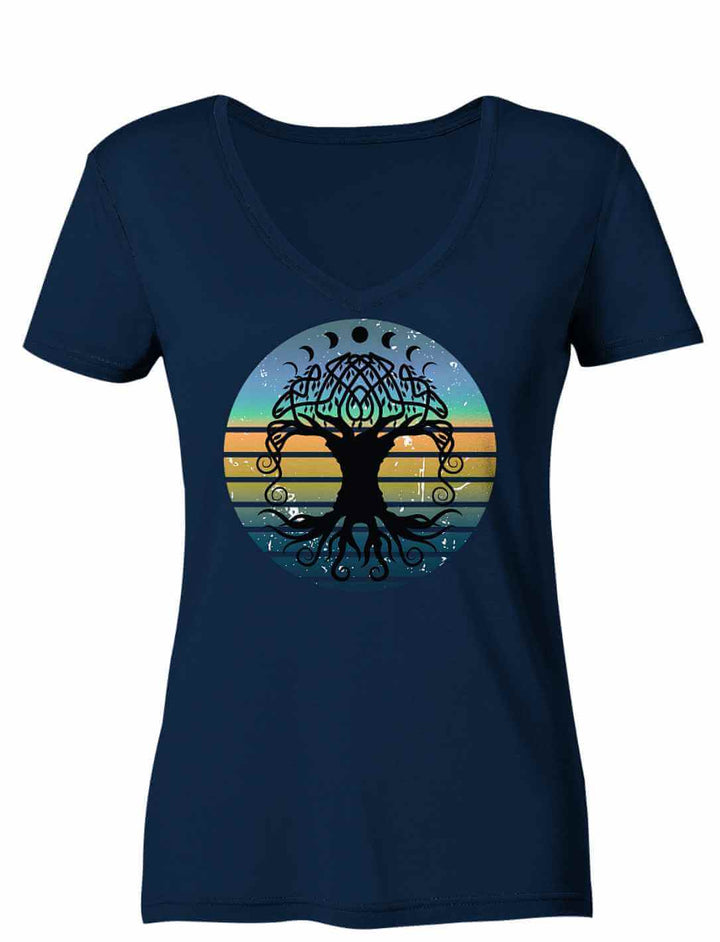 V-Neck Shirt in Navyblau für Damen mit farbigem Weltenbaum Yggdrasil Symbol.