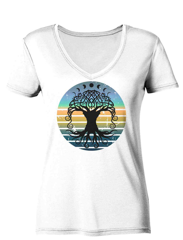 Weißes Damen V-Neck Shirt aus Bio-Baumwolle mit mystischem Baum des Lebens Motiv.
