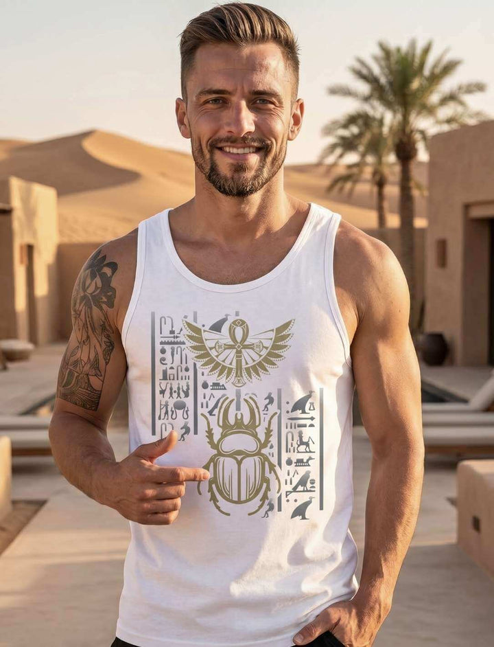 Aegyptisches Herren Tanktop weiss mit Skarabaeus Motiv im Sonnenlicht