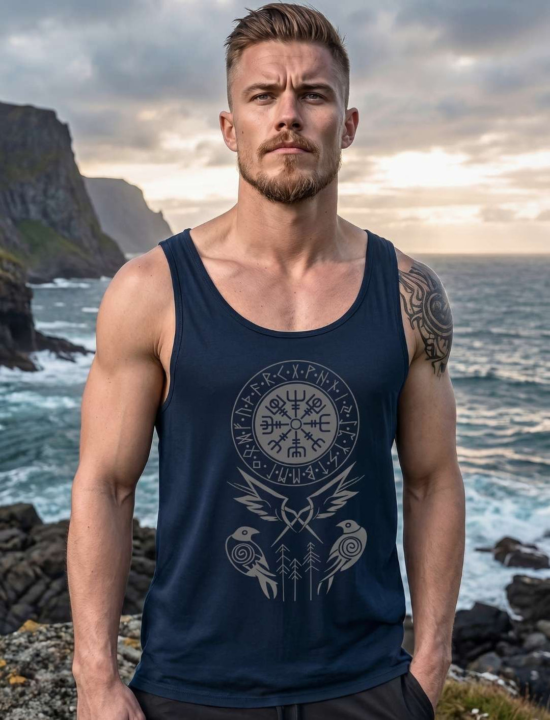 Wikinger Tanktop navy mit Vegvisir Raben Design am Meer