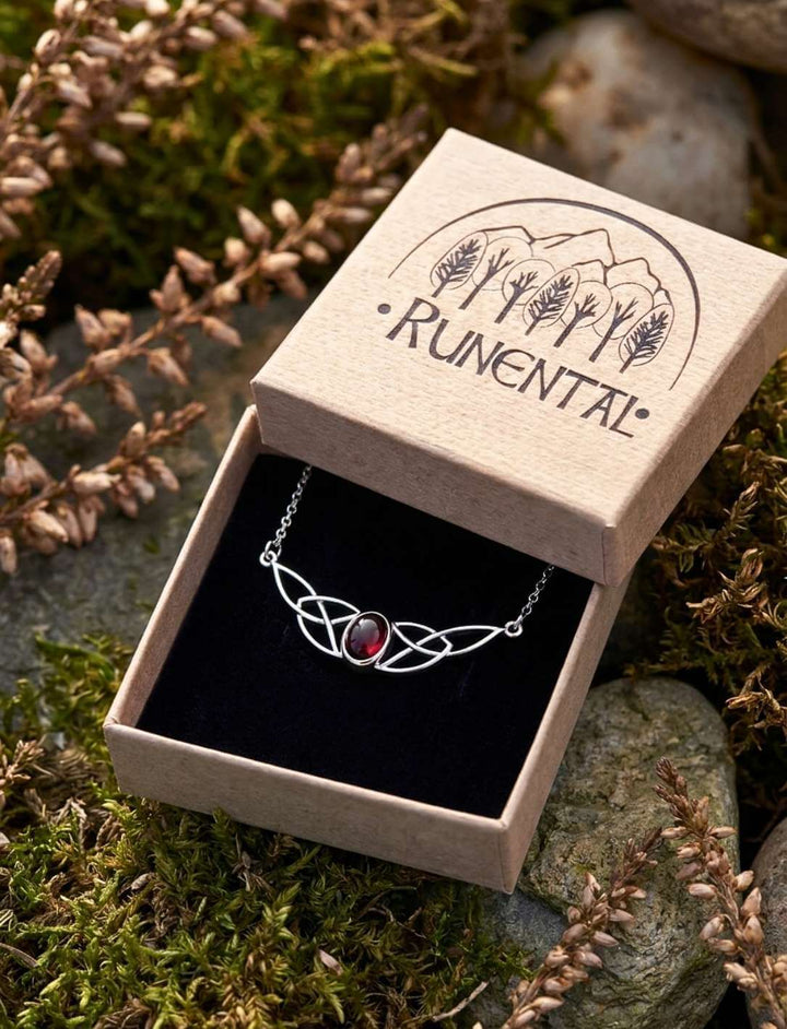Keltische Granatkette in der Runental-Geschenkbox