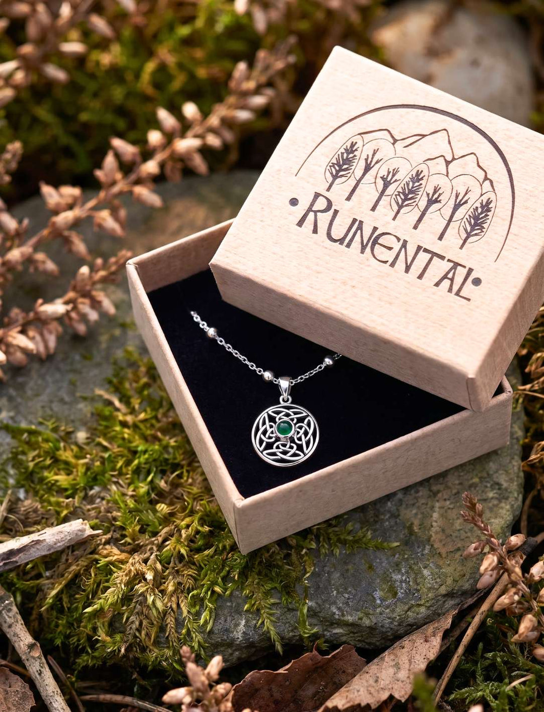 Keltischer Silber Anhänger mit Achat in Runental Geschenkbox