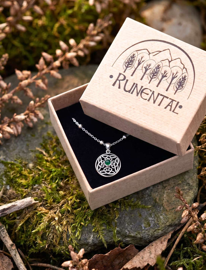 Keltischer Silber Anhänger mit Achat in Runental Geschenkbox