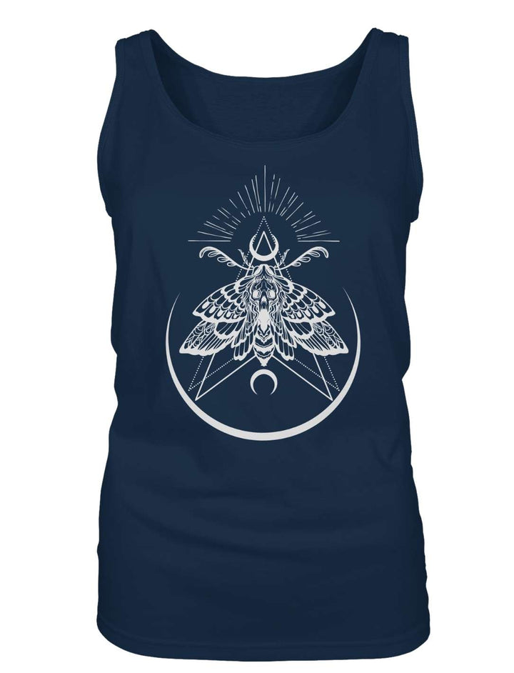 Flatlay des navyblauen Damen Tank Tops mit hellem Nachtfalter und feiner Linienzeichnung