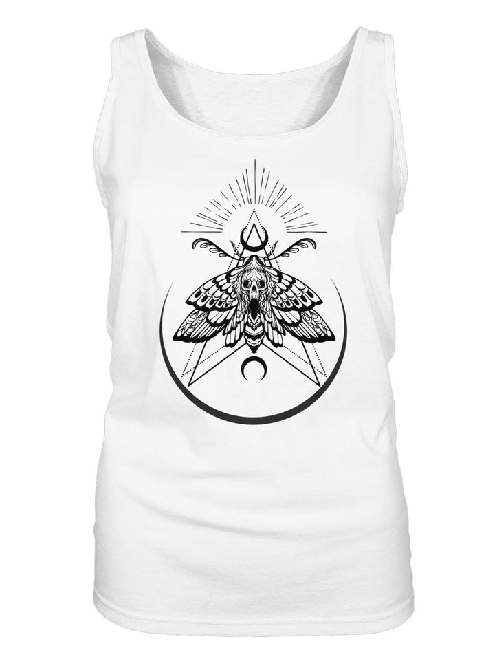 Flatlay des weißen Damen Tank Tops mit dunklem Nachtfalter im offenen Kreis