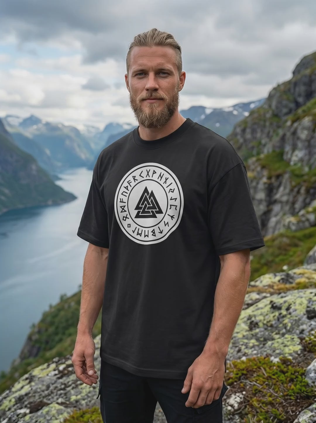 Video schwarzes Oversized Valknut Shirt mit Odin Zeichen – nordisches Unisex Statement Shirt