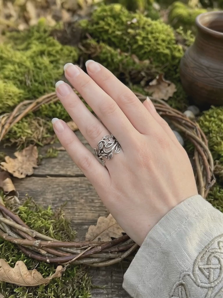 Video: Geflecht der Blätter Ring aus 925 Sterling Silber am Finger getragen