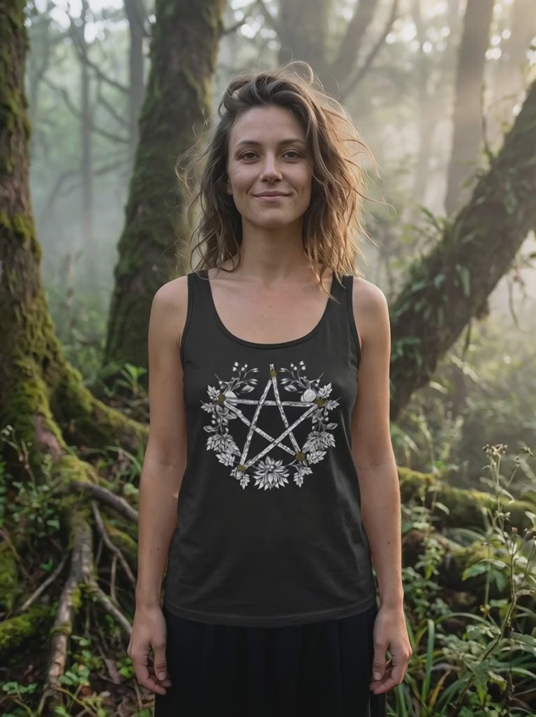 Video: Damen Tank Top „Kreis der Elemente – Pentakel der Balance“ in Bewegung getragen, feminine Passform und Naturmotiv im Detail.