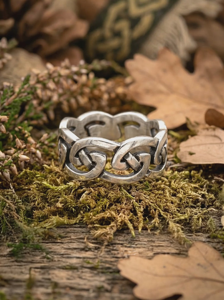 Video: Keltischer Knoten Ring aus 925 Sterling Silber mit ineinander geflochtenem Design