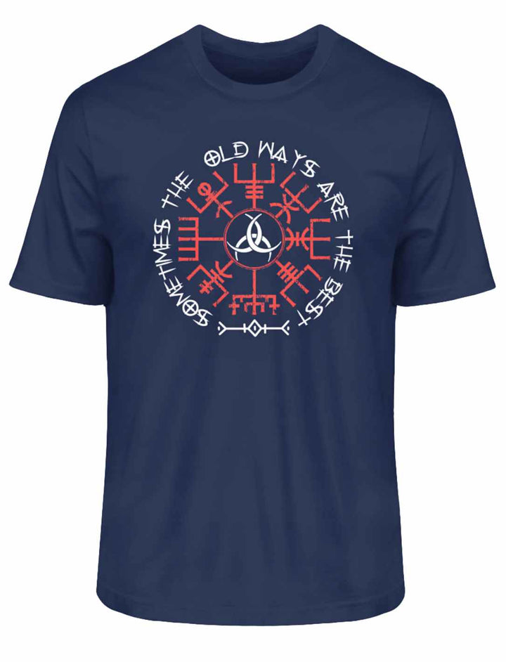 Navyblaues "Sometimes the Old Ways"-T-Shirt mit mystischen Zeichen Vegvisir und Triquetra, die für Orientierung und Ewigkeit stehen, auf weißem Hintergrund.