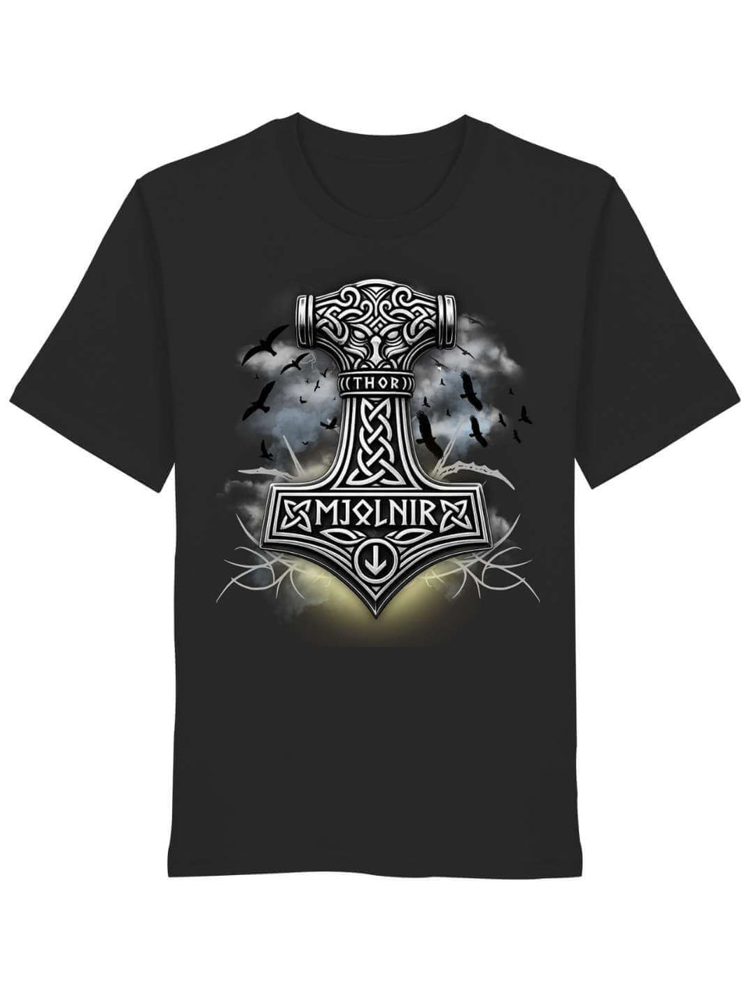 Thors Hammer T-Shirt in Schwarz, flach liegend, Mjölnir im Flechtwerk mit Gewitterwolken und Raben